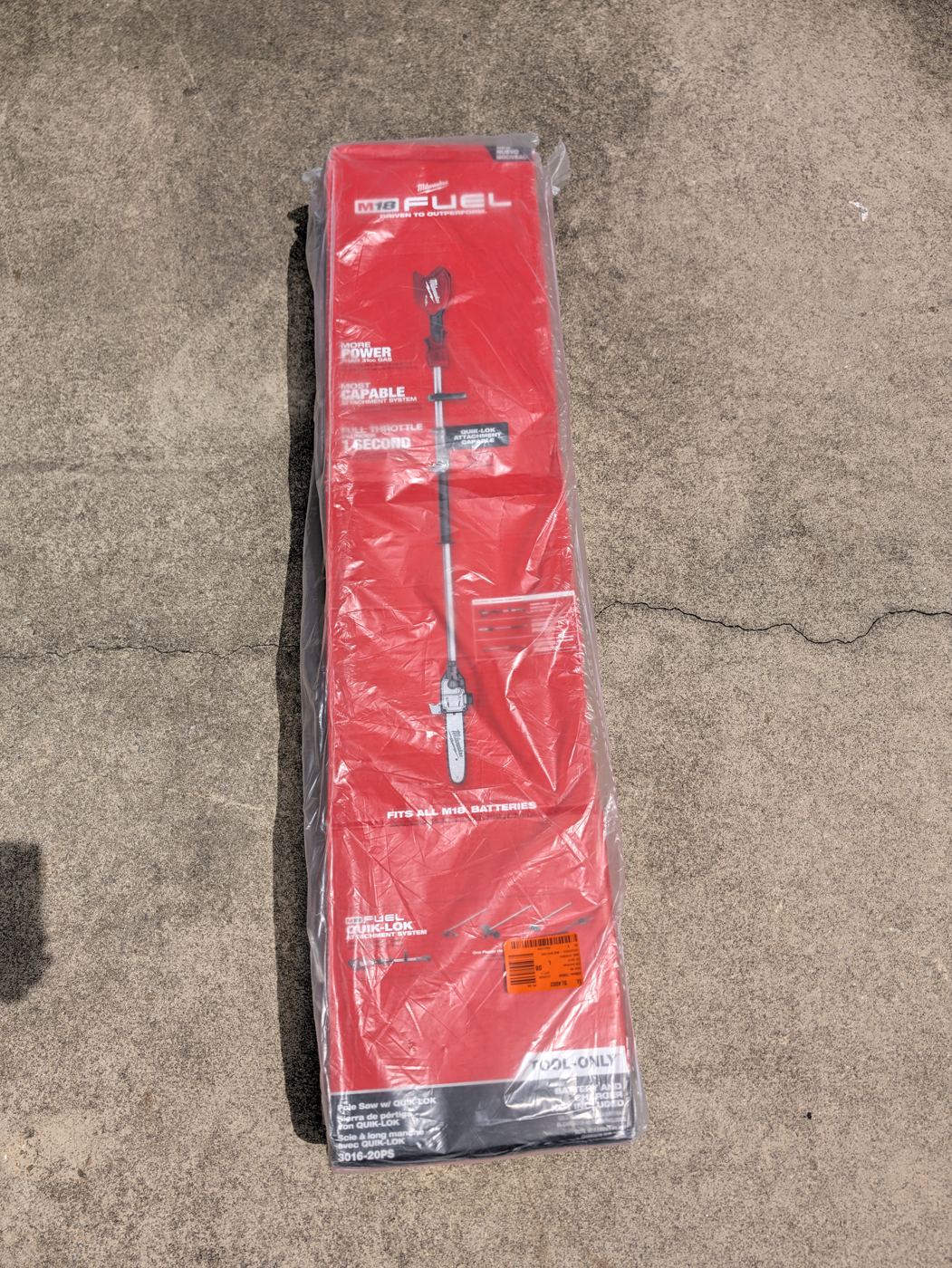 Milwaukee M18 FUEL Pole Saw packaging