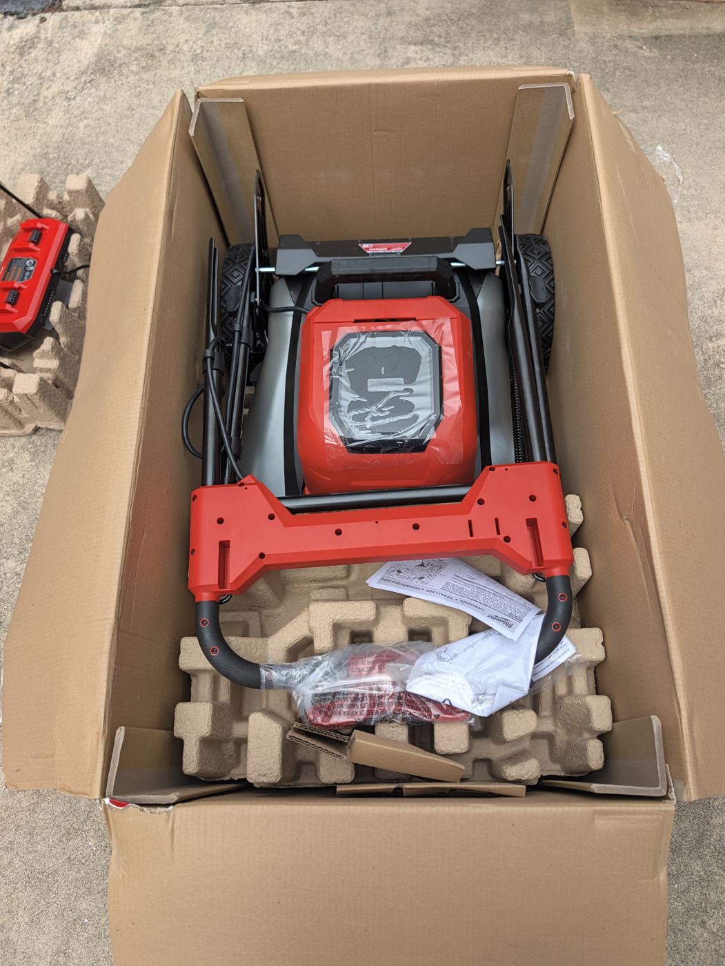Milwaukee M18 FUEL mower A, unboxed