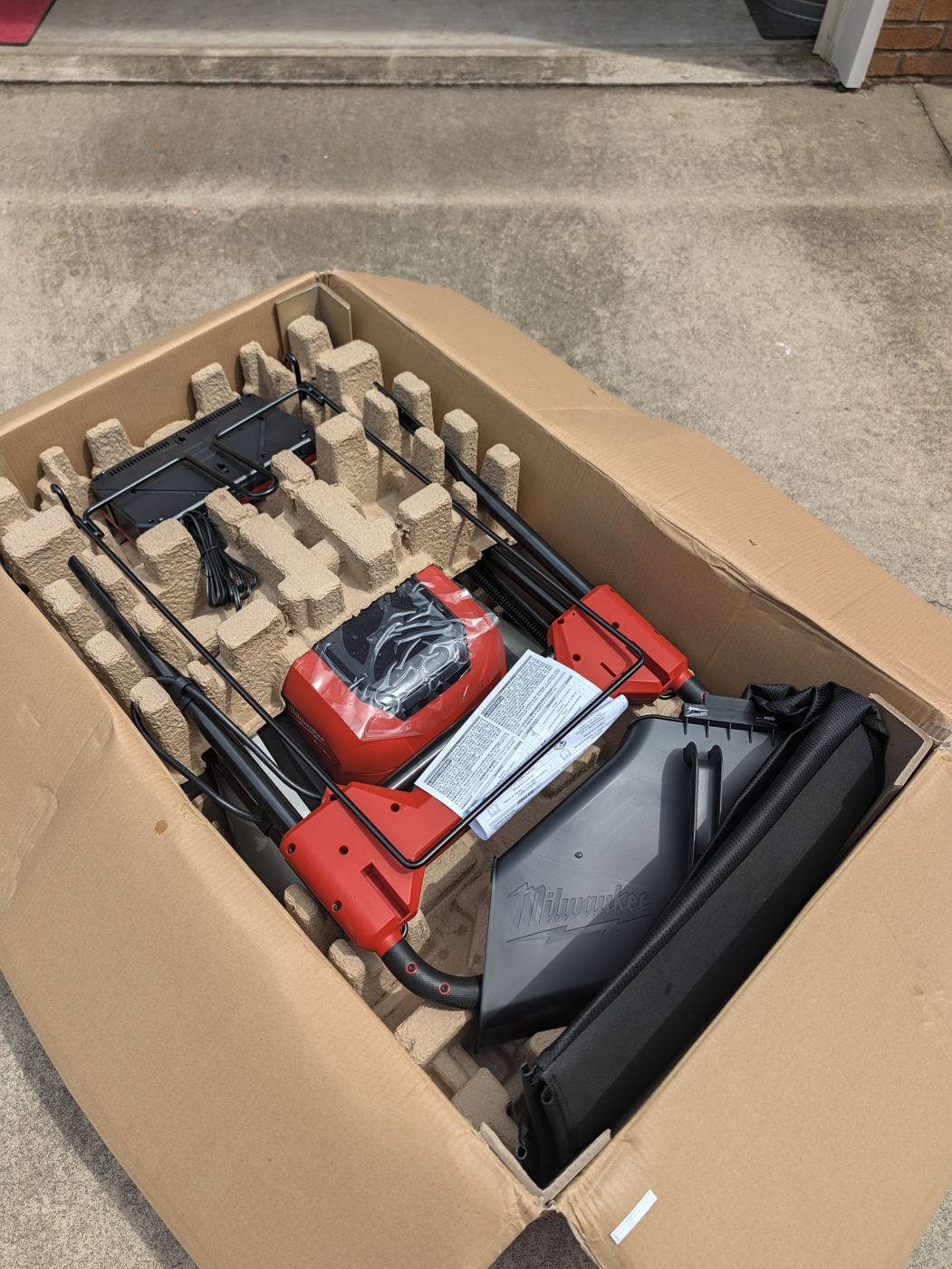 Milwaukee M18 FUEL mower B, unboxed, with side-discharge chute - photo 3