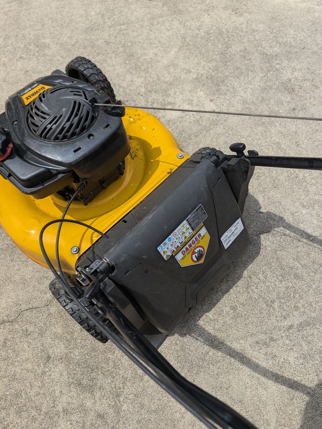 DeWalt gas mower, engine and deck - photo 2