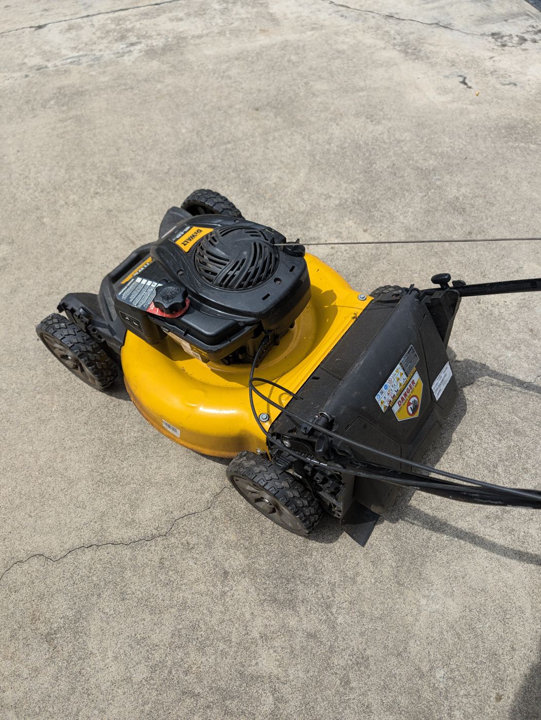 DeWalt gas mower, engine and deck - photo 3